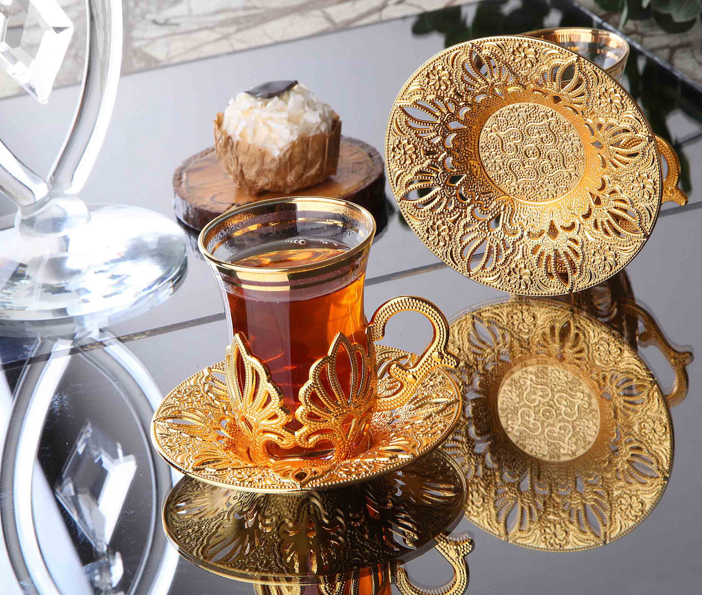 18 pcs. Tea Set Gold / Silver