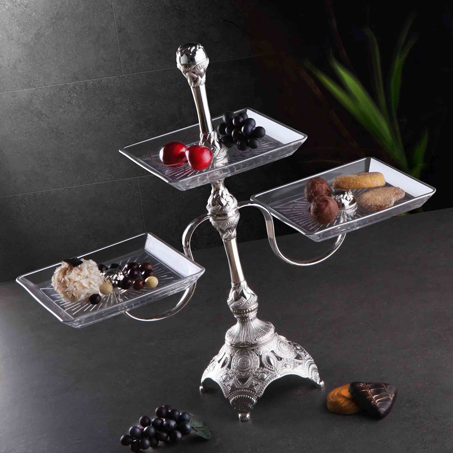 Triple Cookie Stand with Engraved Metal and Glass Gold / Silver